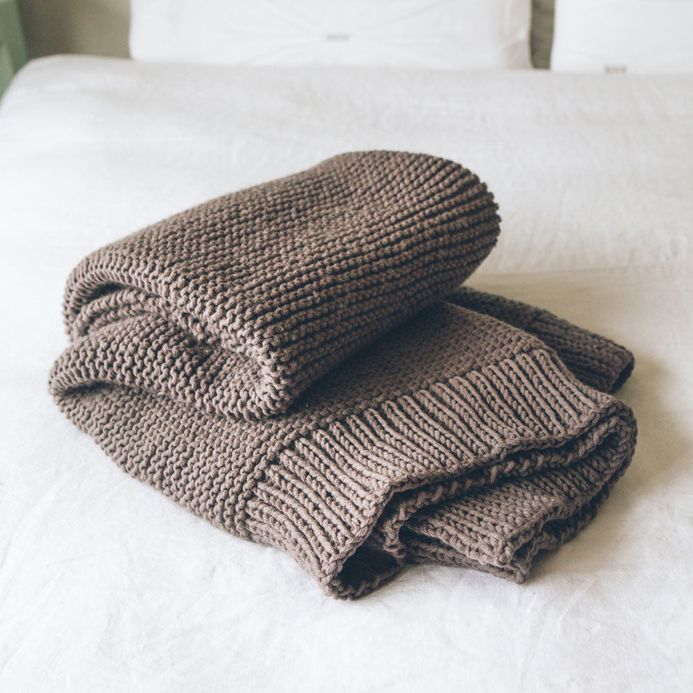 FREE Abbraccio Microfiber Throw Knitting Pattern