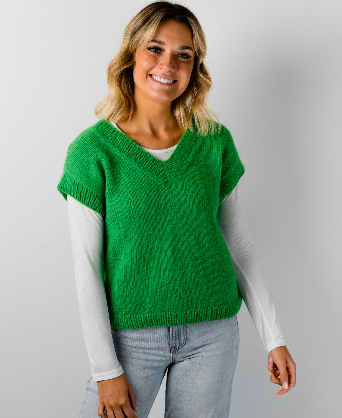 free-knitting-pattern-easy-modern-vest-woolworx